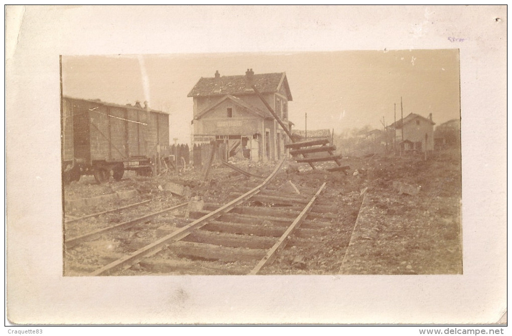 GARE BOMBARDEE  Rails  Soulevés - Krieg, Militär