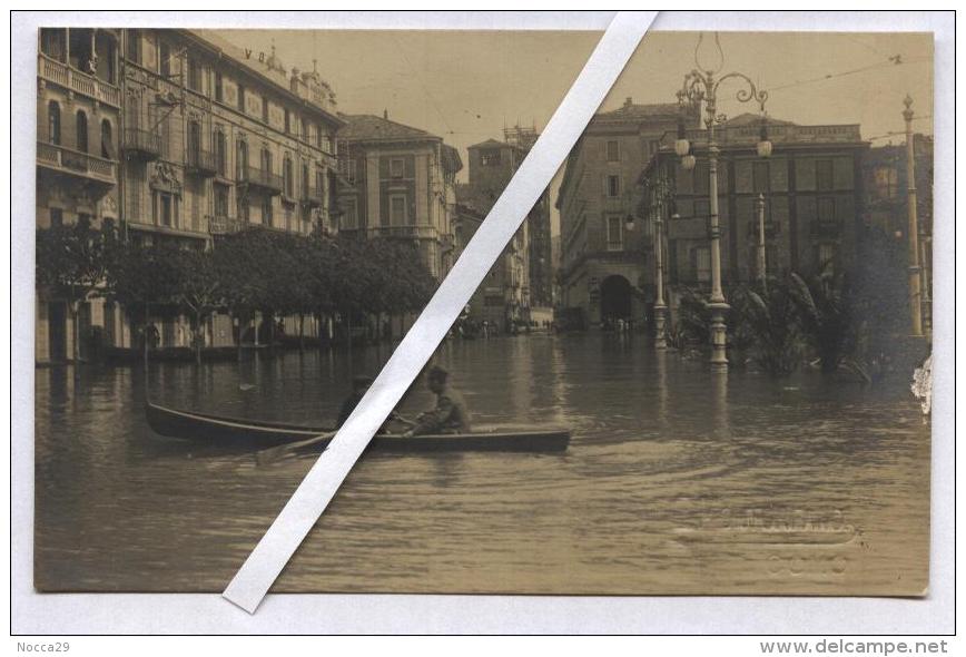 COMO - INIZI 900 - ALLUVIONE - CARTOLINA FOTOGRAFICA - TIMBRO A SECCO FOT. MONTORFANO - Inondazioni