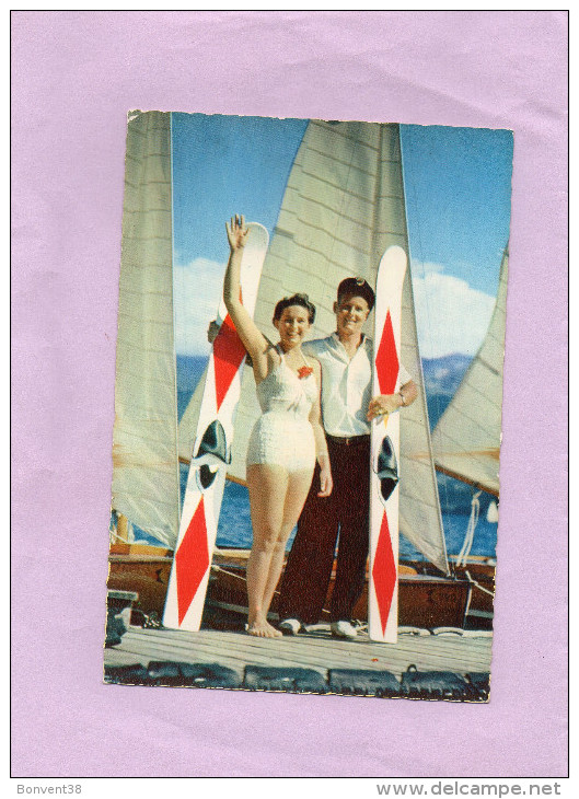 A1706 - Couples Sur Voiliers - Ski Nautique - Water-skiing