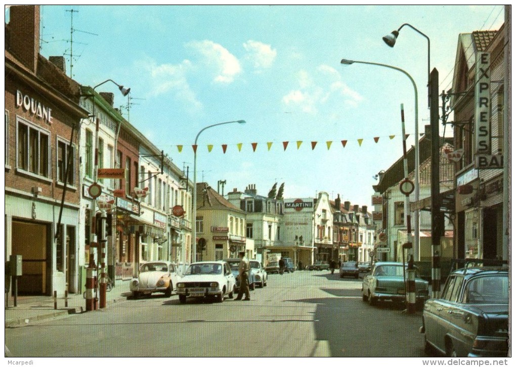 < Automobile Auto Voiture Car >> Mercedes 200, Renault 12, VW Cox, Menin Douane Frontière - Passenger Cars