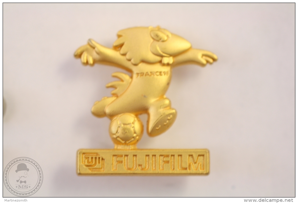 World Cup 1998 France Mascot Footix - Fujifil Advertising - Golden Colour - Football Pin Badge #PLS - Fútbol