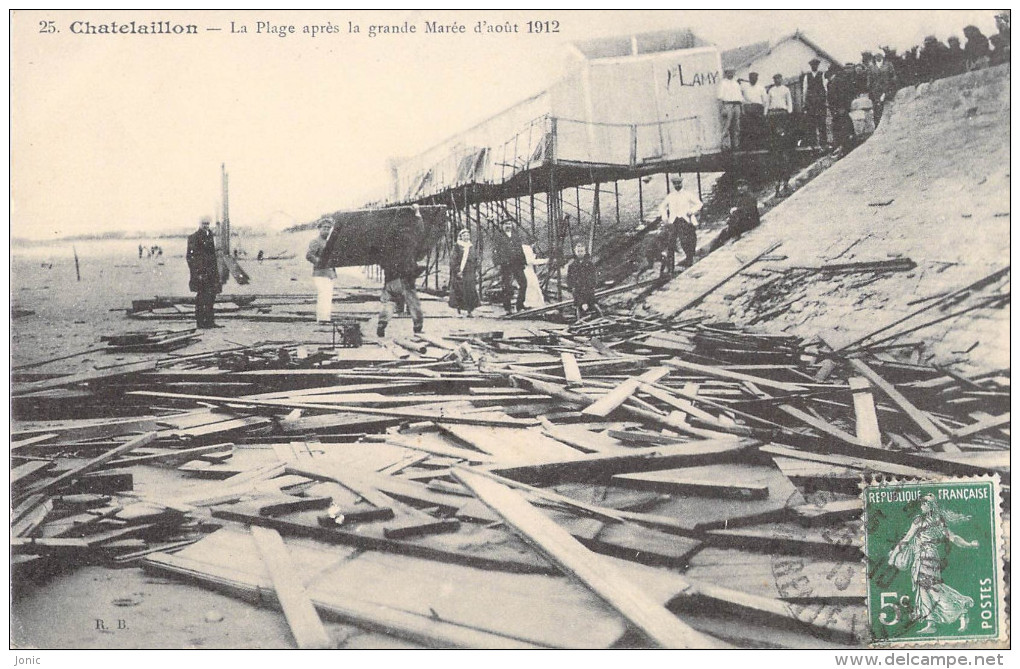 CHATELAILLON - LA PLAGE APRES LA GRANDE MAREE D'AOUT 1912 - Châtelaillon-Plage