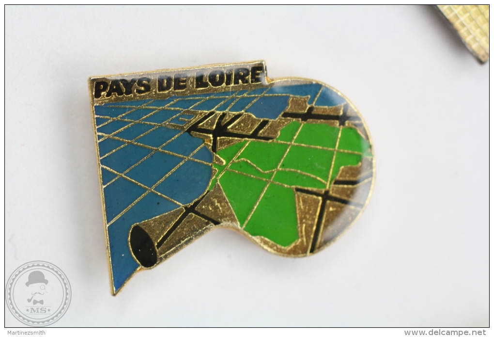 Pais De Loir - Ping Pong - Pin Badge #PLS - Otros & Sin Clasificación