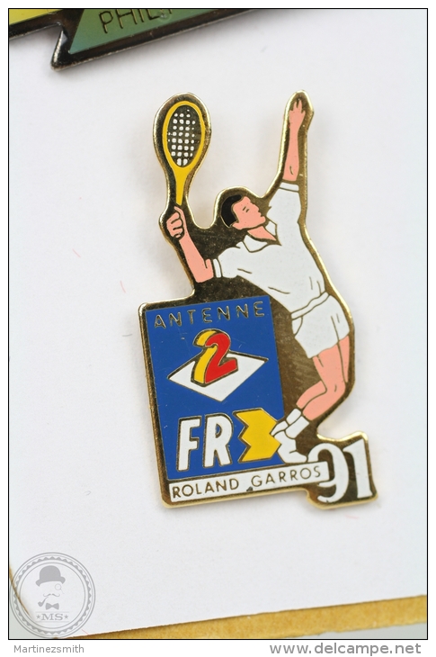 Antenne 2 France Television Roland Garros Tennis - Pin Badge #PLS - Tenis