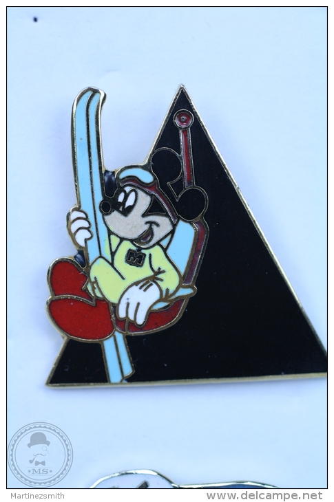 Disney Mickey Mouse On A Chairlift - Pin Badge #PLS - Disney