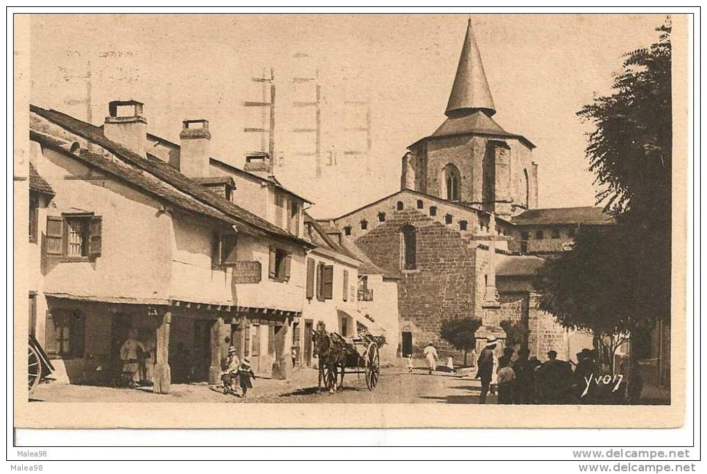 SAINT-   SAVIN,,,,,   L'  EGLISE  FORTIFIEE ,,,,, CAFE ,  Etc ,,,,  VOYAGE   1924,,,,TBE ,,,, - Ossun