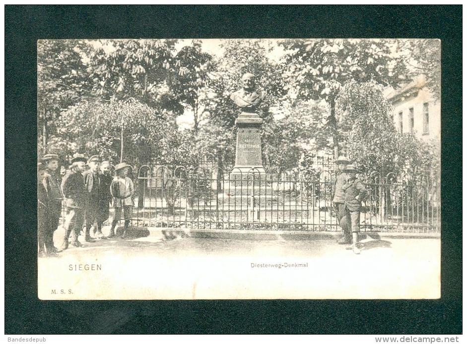 AK - Siegen - Adolf Diesterweg Denkmal ( Animée Enfants M.S.S.) - Siegen
