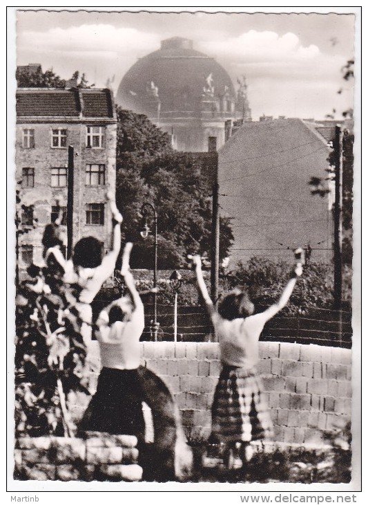 CPSM ALLEMAGNE  BERLIN   Die Schandmauer In Der Bernauer StraBe - Muro De Berlin