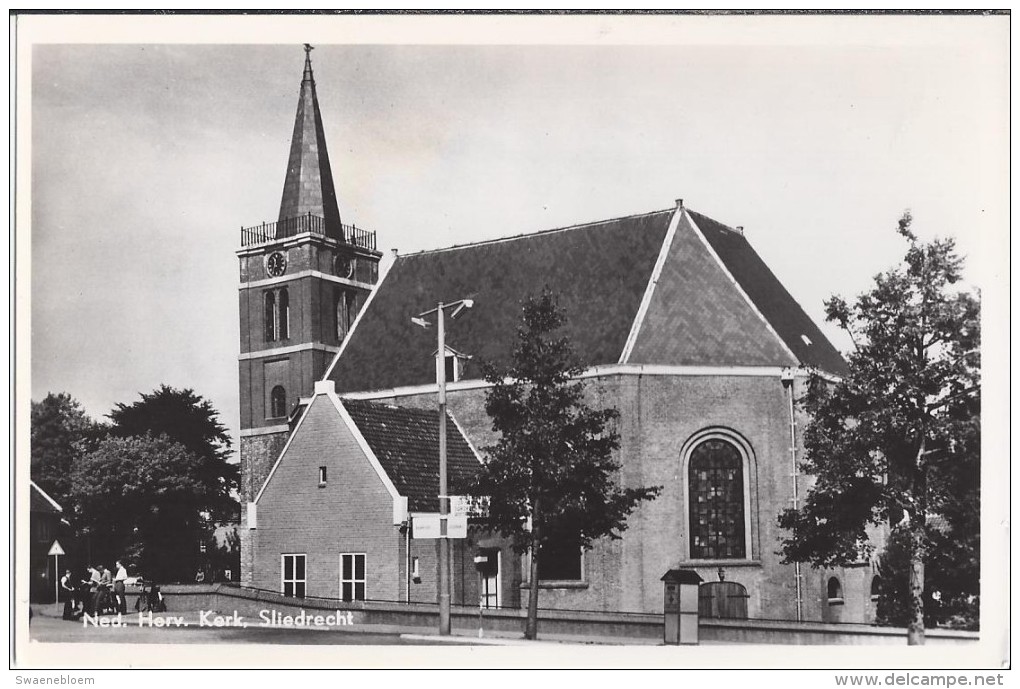 NL.- Sliedrecht. Nederlands Hervormde Kerk. 2 Scans - Sliedrecht