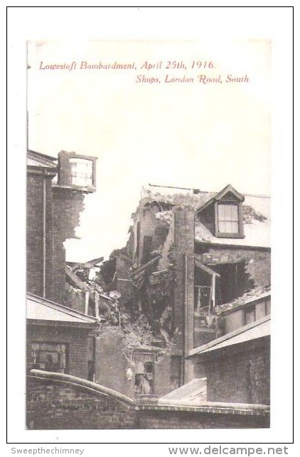 LOWESTOFT SUFFOLK GERMAN BOMBARDMENT 1916 DAMAGED SHOPS IN LONDON ROAD POSTCARD - Lowestoft