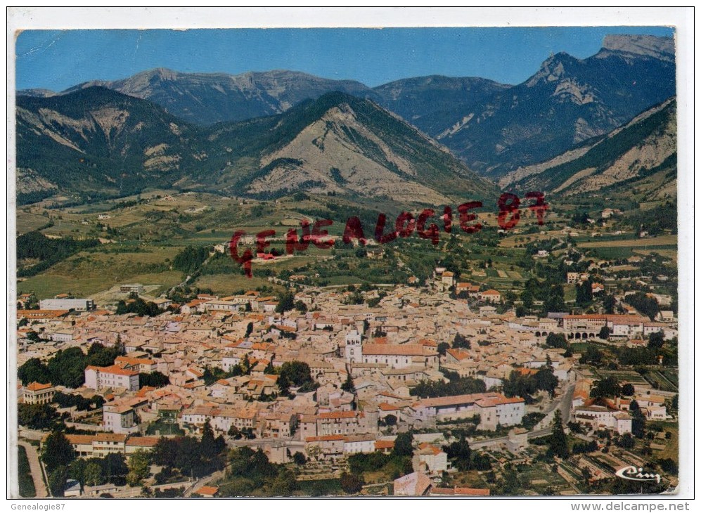 26 - DIE - LE PLATEAU  COMBEMALE LE PAS DE CHABRINEL-LA DENT DE DIE ET LES ROCHERS DE GLANDASSE - VUE AERIENNE - Die