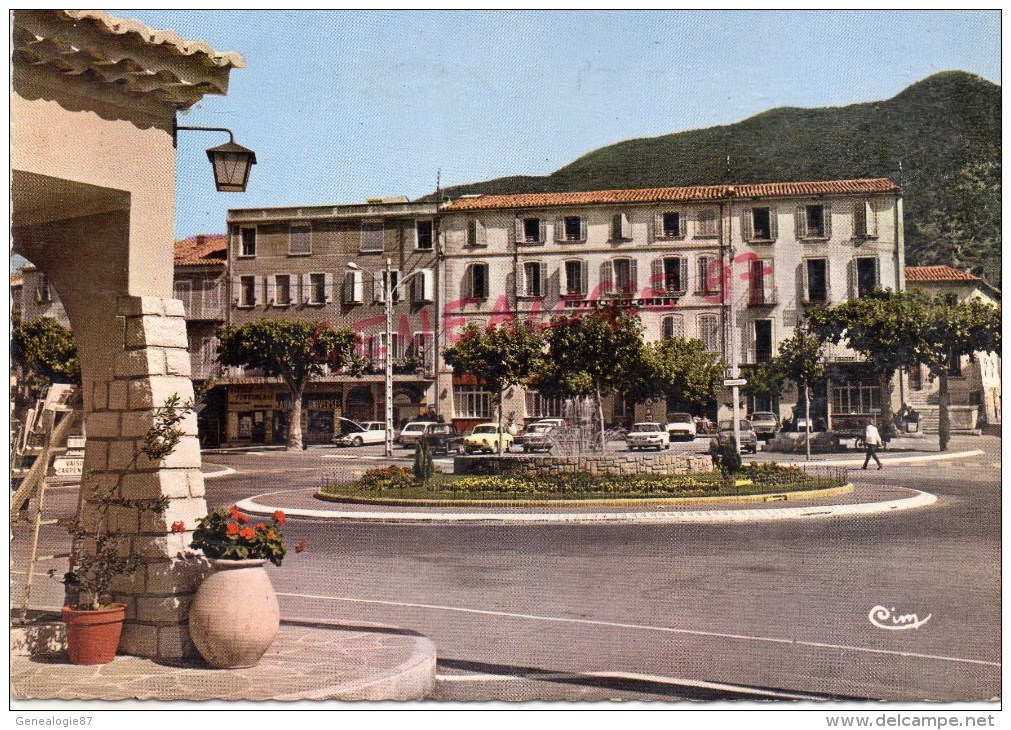 26 -  NYONS - LE ROND POINT ET L' HOTEL COLOMBET - Nyons