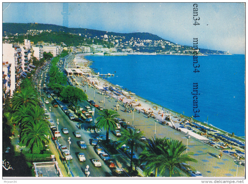 06 CPSM NICE Au Soleil De La Cote D'azur Promenade Des Anglais Peugeot 404 Simca Aronde Citroen DS VW Coccinelle Renault - Transport Urbain - Auto, Autobus Et Tramway