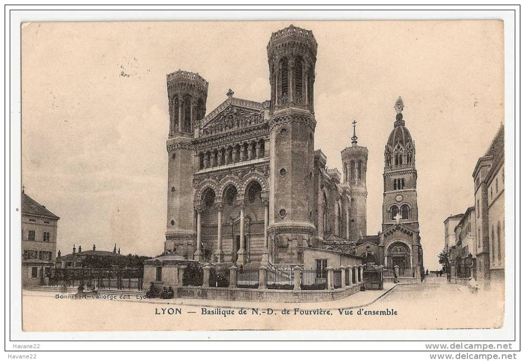 F763 69 LYON BASILIQUE DE N D DE FOURVIERE VUE D'ENSEMBLE 1915 TIMBRE CACHET - Autres & Non Classés