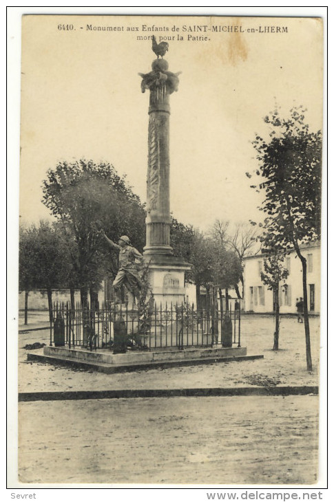 SAINT MICHEL En L'HERM. - Le Monument Aux Enfants Morts Pour La Patrie - Saint Michel En L'Herm