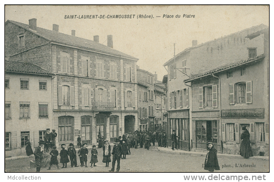 69 SAINT LAURENT DE CHAMOUSSET / La Place Du Plâtre / - Saint-Laurent-de-Chamousset