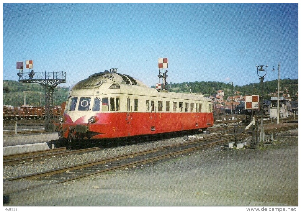 FRANCE : CAPDENAC (12) AUTORAIL RENAULT ADP X 4989 Arrivant De Cransac En1963 Détails  2ème Scan - Trains