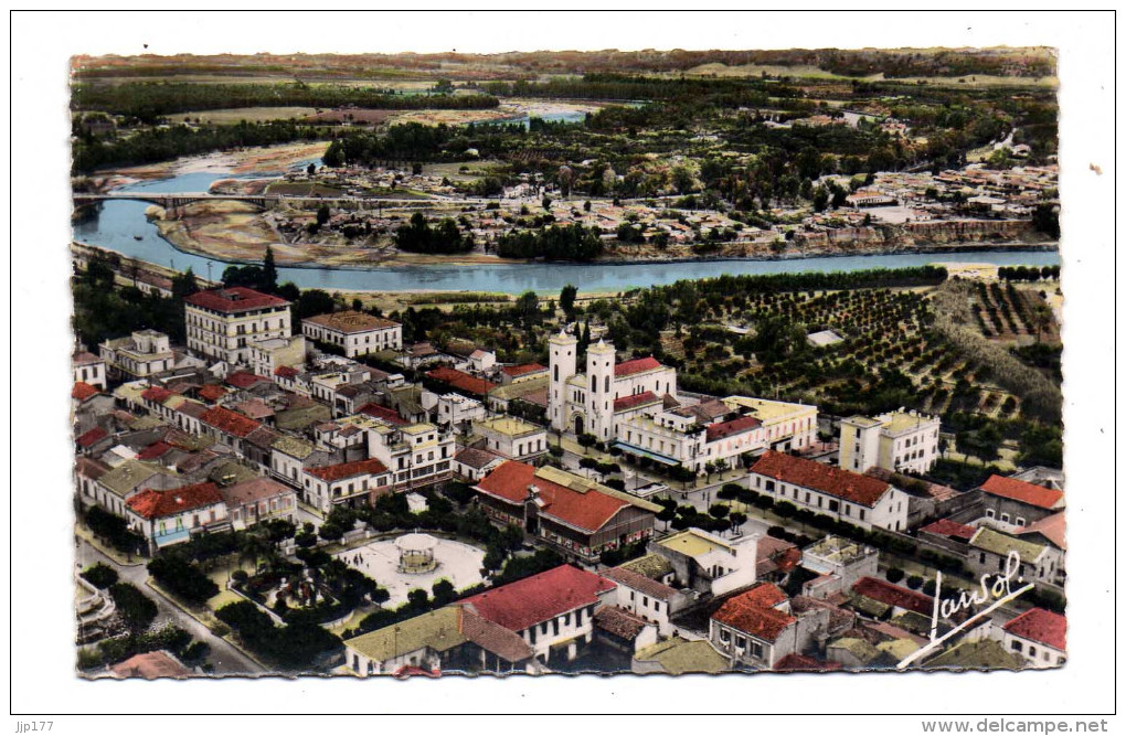 Wilaya Chlef Orléansville El-Asnam Vue Aerienne Place Paul Robert Eglise Au Loin Cheliff Orangeraies Village De La Ferme - Chlef (Orléansville)