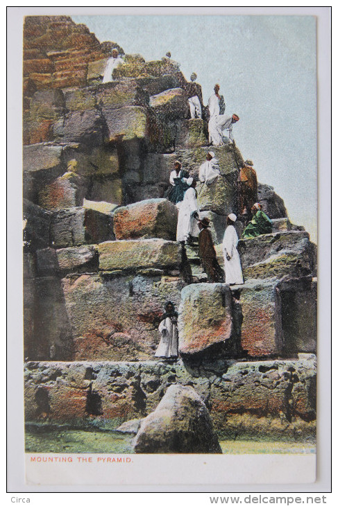 Ascension D´une Pyramide (Egypte), Carte Postale Ancienne. - Pyramides