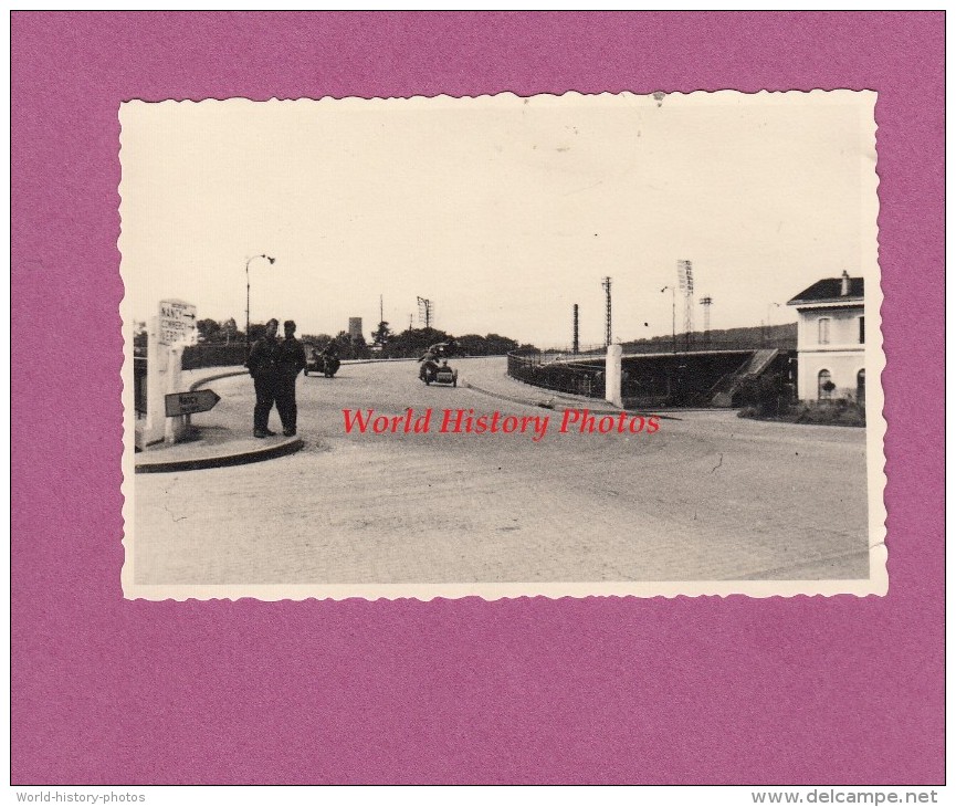 Photo Ancienne - NANCY / NEUVES MAISONS - Moto Side Car Allemands Sur Le Pont - Occupation Allemande - 1940 - Guerre, Militaire