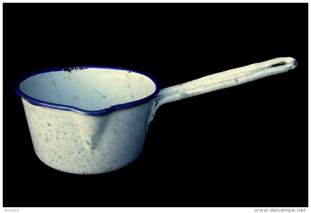 Ancien Caquelon Poêlon Métal émaillé Tôle émaillée émail Bleu Blanc Moucheté Vintage Enamel Saucepan Casserole Creuset - Pop Art