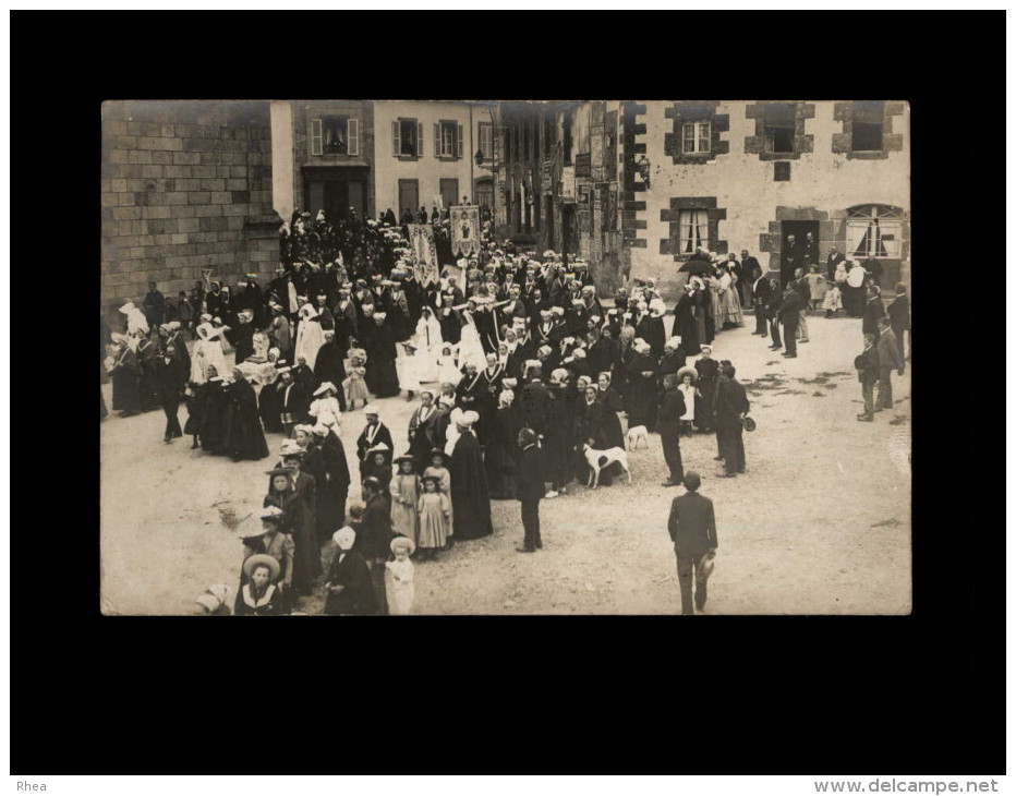 29 - LANDIVISIAU - BELLE CARTE PHOTO - Procession - Landivisiau