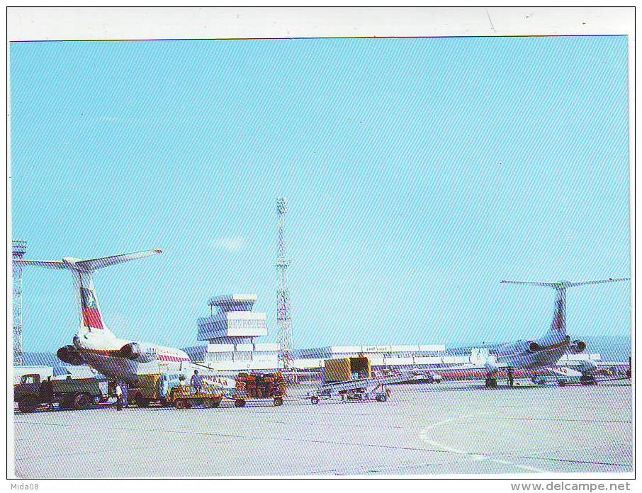 AERODROME . AEROPORT DE VARNA . AVIONS . ANIMATION. TOUR DE CONTROLE - Aerodrome