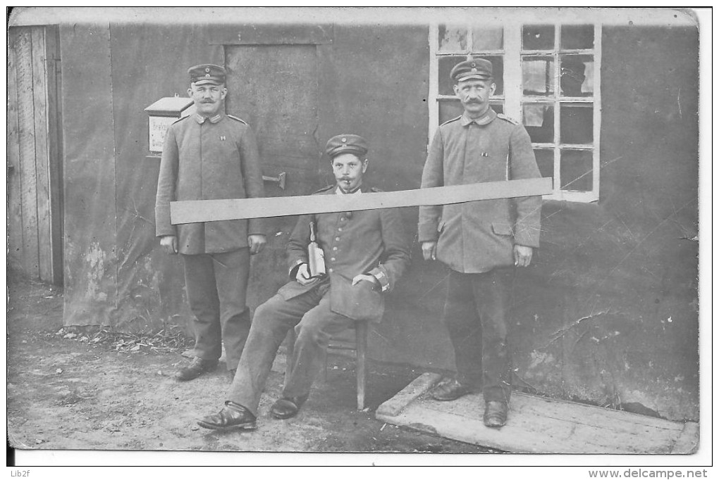 Soldats Allemands Landsturm Devant Leur Abri Recouvert De Toile Goudronnée 1carte Photo 1914-1918 14-18 Ww1 WwI Wk - Krieg, Militär