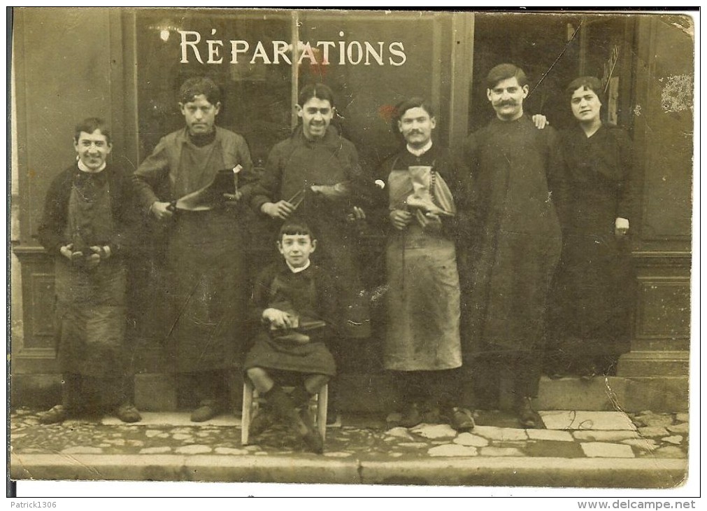 CPA - LANGON - Carte-photo- Réparations Chaussures - Personnel Et Employeurs - Jeune Apprenti - 10425 - Langon