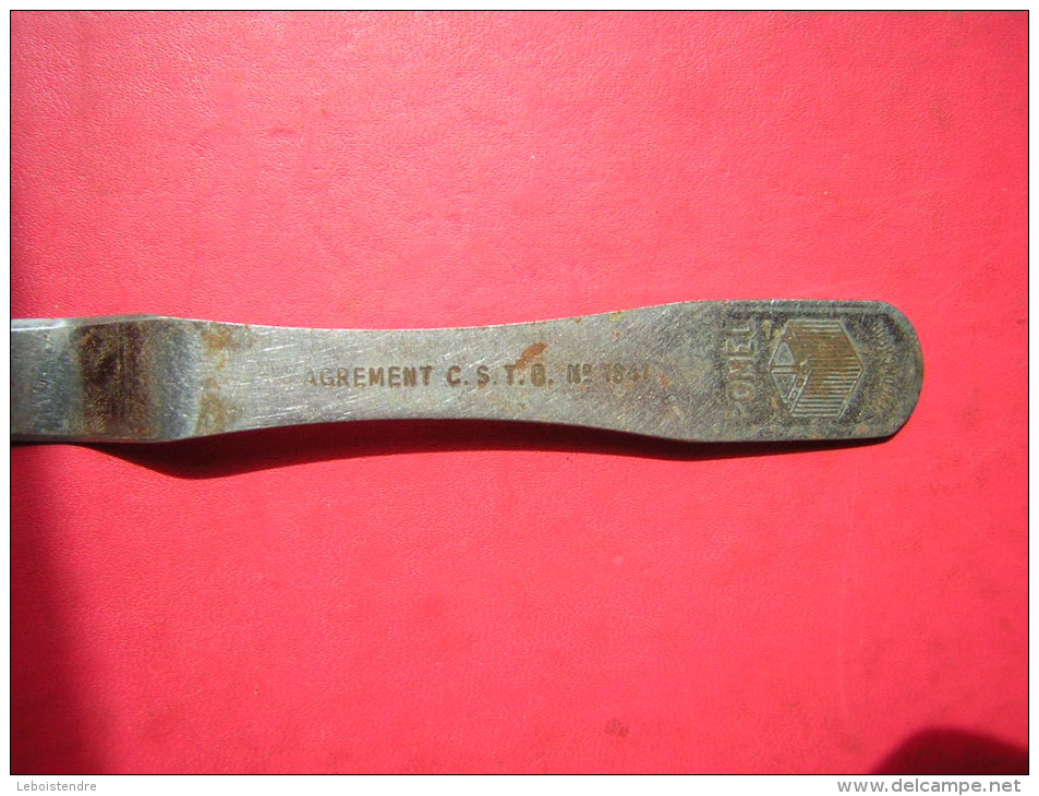 ANCIEN OUVRE LETTRE EN FER   AGREMENT C S T B  N° 1841   POMEL  VERGONGHEON - Briefopener