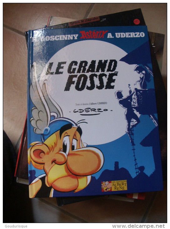 ASTERIX  LE GRAND FOSSE  UDERZO - Astérix