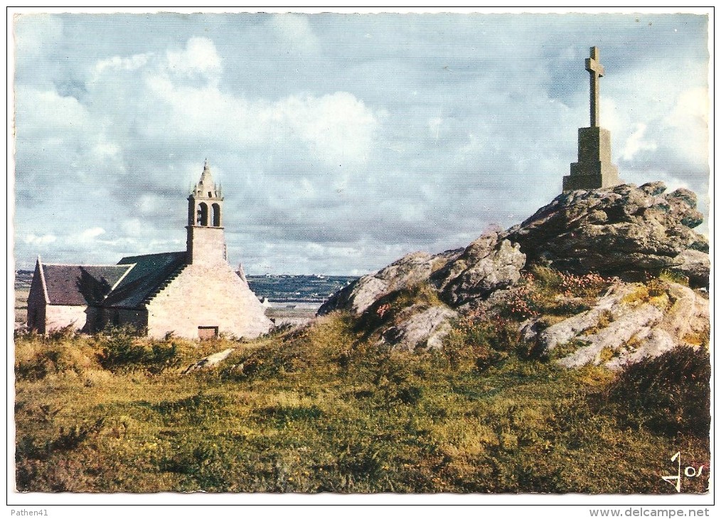 CPSM FRANCE 29 FINISTERE PLOUGUERNEAU - La Croix Des Naufragés Et La Chapelle Saint-Michel - 1968 - Plouguerneau