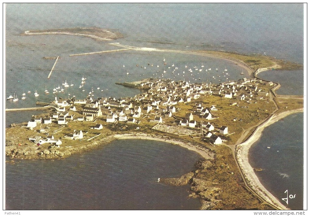 CPM FRANCE 29 FINISTERE ILE DE SEIN - La Partie Sud De L'île Et Le Port - Ile De Sein