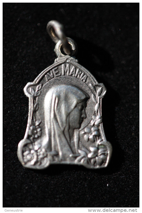 Pendentif Médaille Religieuse "Notre-Dame De Lourdes" - Religious Medal - Godsdienst & Esoterisme