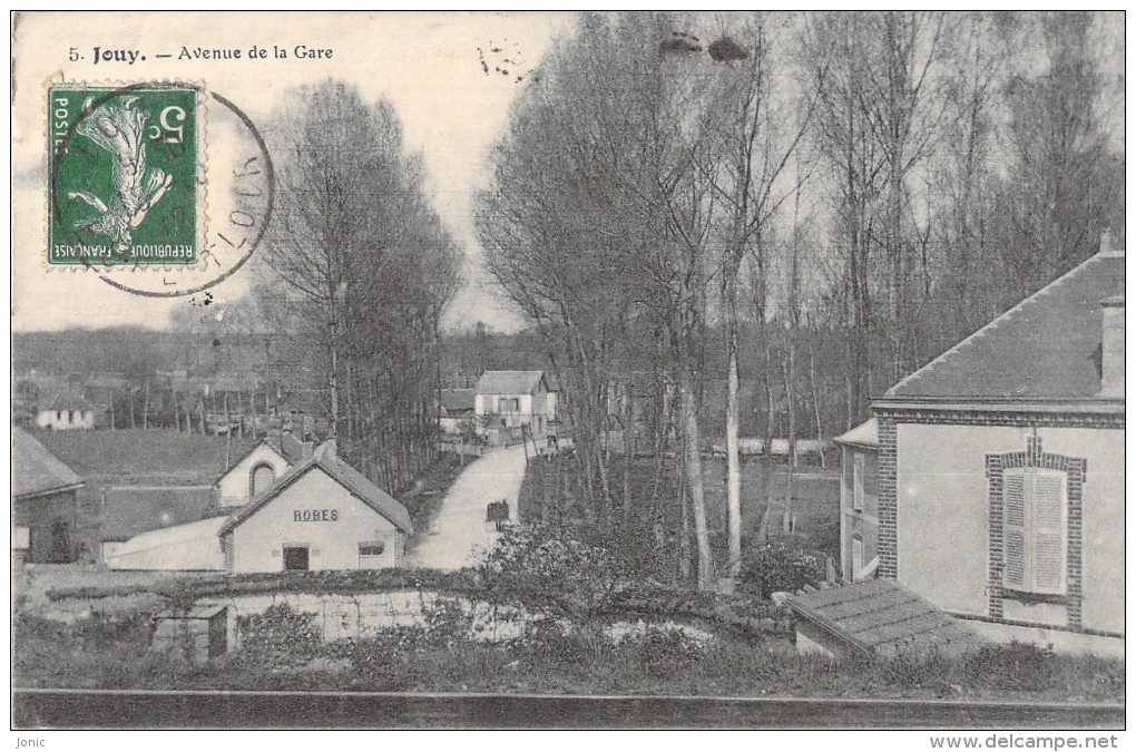 JOUY - AVENUE DE LA GARE - Jouy