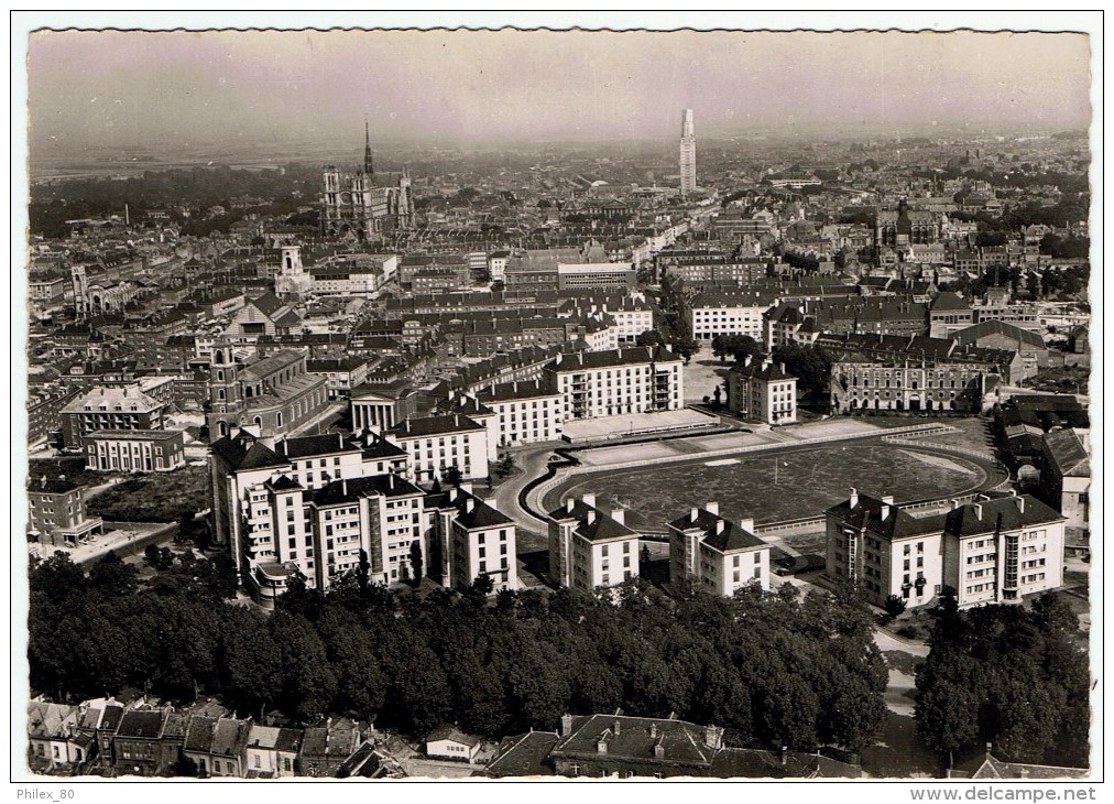 " En Avion Au-dessus D'Amiens " / Les I.S.A.I. / Le Stade Maurice Thédié / Ed. LAPIE - Amiens