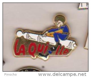 Pin's  LA QUILLE SIGNE BALLARD - Militair & Leger