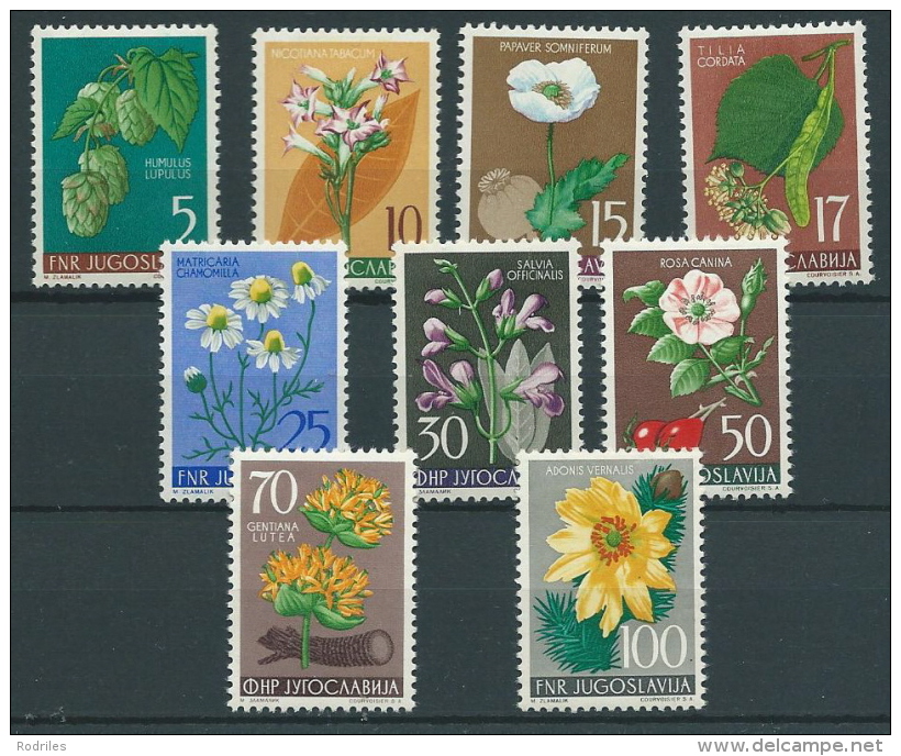 YUGOSLAVIA YVERT Nº 667/75 * - Unused Stamps