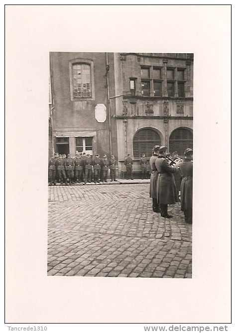 WW2 PHOTO ORIGINALE Rare ! Soldats Allemands Place Mairie PARAY LE MONIAL SAONE ET LOIRE 71 BOURGOGNE - 1939-45