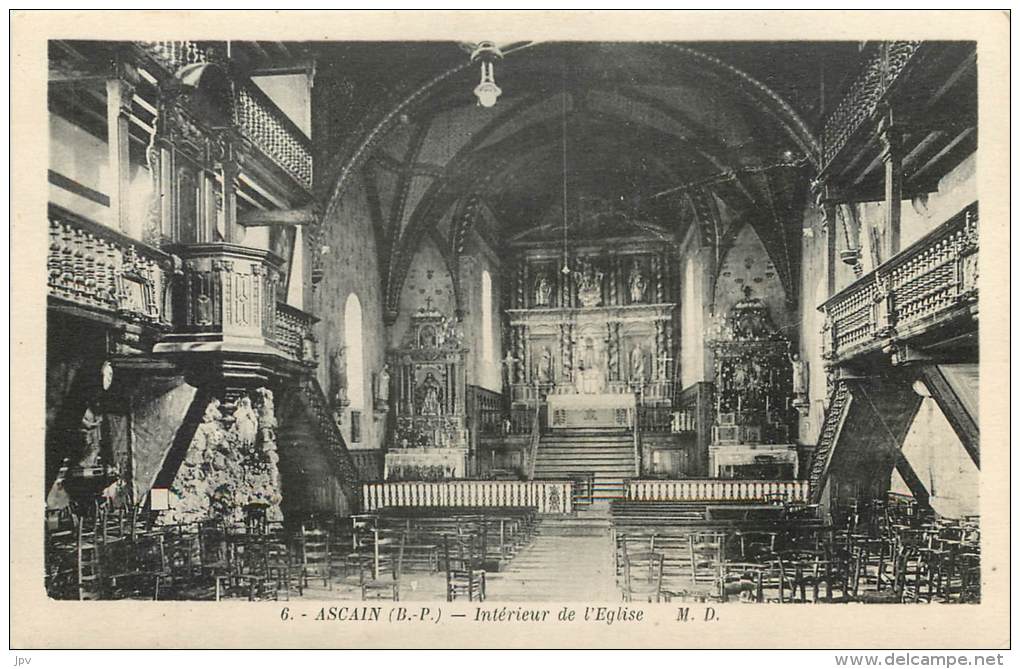 ASCAIN . INTERIEUR DE L'EGLISE . - Ascain