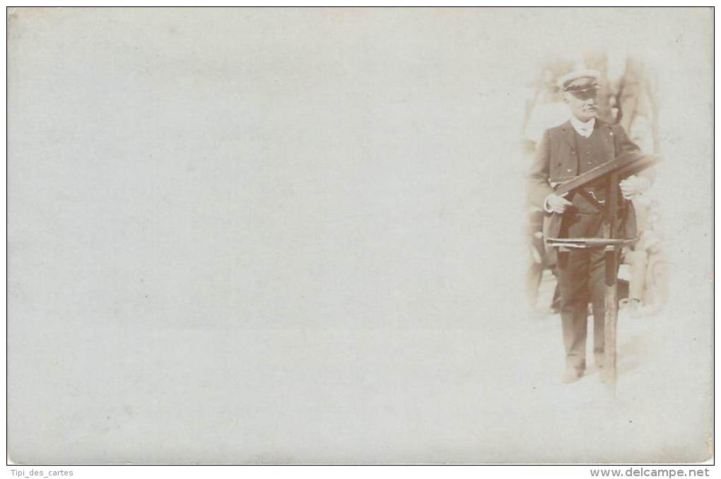 06 - Villefranche-sur-Mer - Personnage Avec Une Casquette De Marin, Carte Photo 1909 - Villefranche-sur-Mer