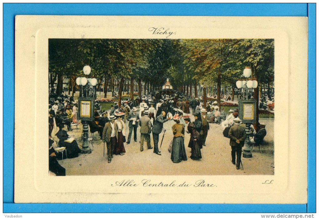 CP, 03, VICHY, Lot De 11 Belles Cartes Couleur (sauf Une) - Voir Détail Ci-dessous, Toutes Ont Voyagé - Vichy