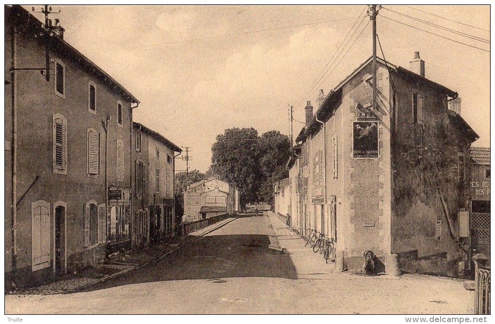 CHATEL-SUR-MOSELLE RUE DE LA GARE PUBLICITE MURAL BIERE DE CHARMES - Chatel Sur Moselle