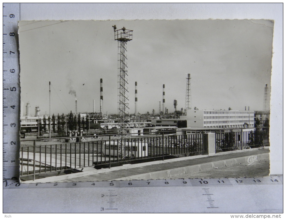 CPSM (64) Pyrénées Atlantiques - LACQ - L'Usine De La Société Nationale Des Pétroles D'Aquitaine - Lacq