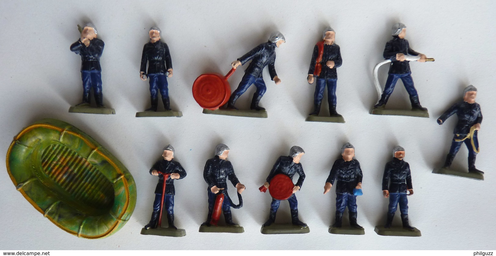 FIGURINE LOT (1) DE 12 SAPEURS  POMPIERS STARLUX Nouveaux Casques 1987-88 Petite Taille 1/43è POMPIER - Starlux