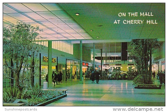 On The Mall Cherry Hill New Jersey 1964 - Cherry Hill