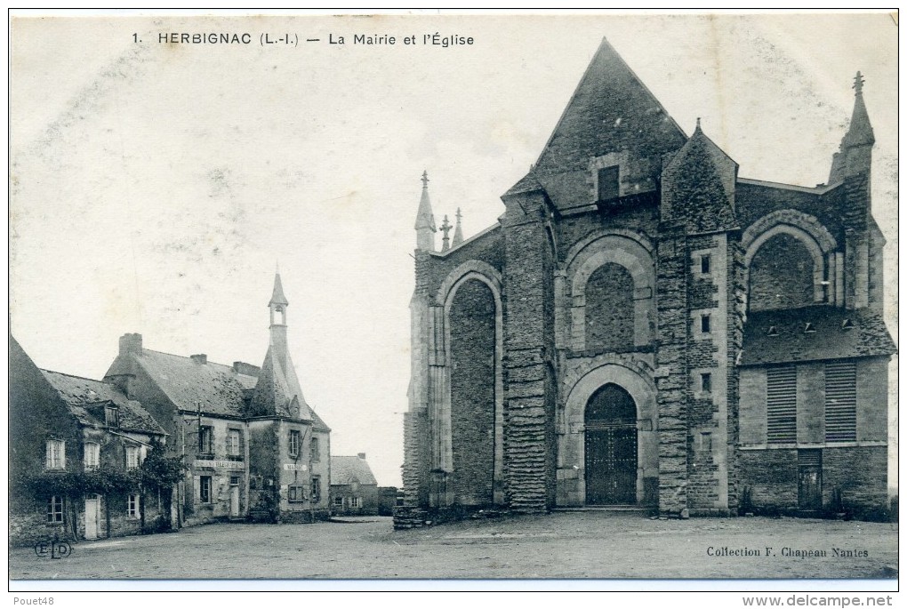 44 - HERBIGNAC - La Mairie Et L'Eglise - Herbignac