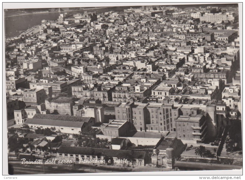 Carte Postale Italienne,italie,italia,P OUILLES,PUGLIA,BRINDISI DALL´AEREO.PANORAMA E PORTO - Brindisi