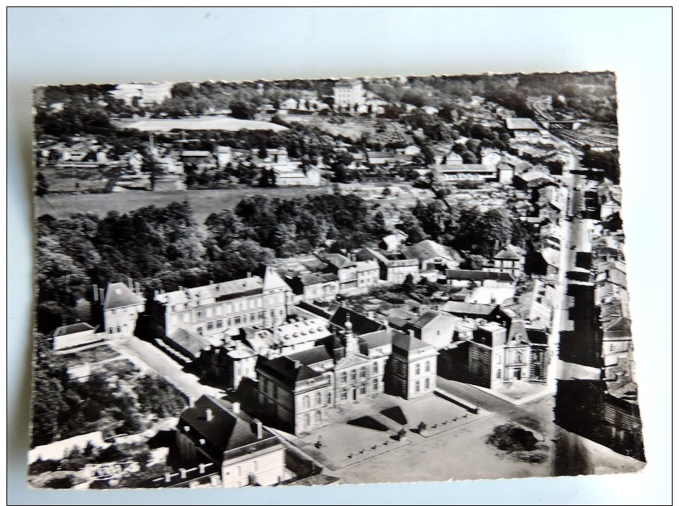 Carte Postale Ancienne : SAINTE-MENEHOULD : Vue Aérienne De La Place Général Leclerc - Sainte-Menehould