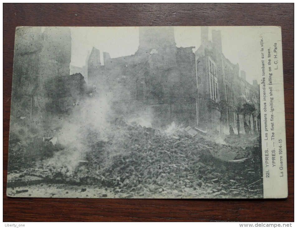 Les Premiers Obus Incendiaires Tombant Sur La Ville ( 221 ) La Guerre 1914-15 - Anno 1915 ( Zie Foto Voor Details ) !! - Ieper